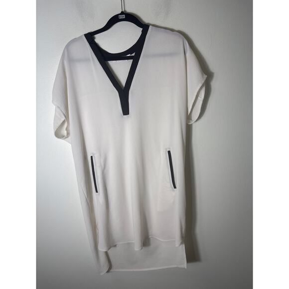 Astr Tops - Astr Wite With Black Trim Oversize Top sz L